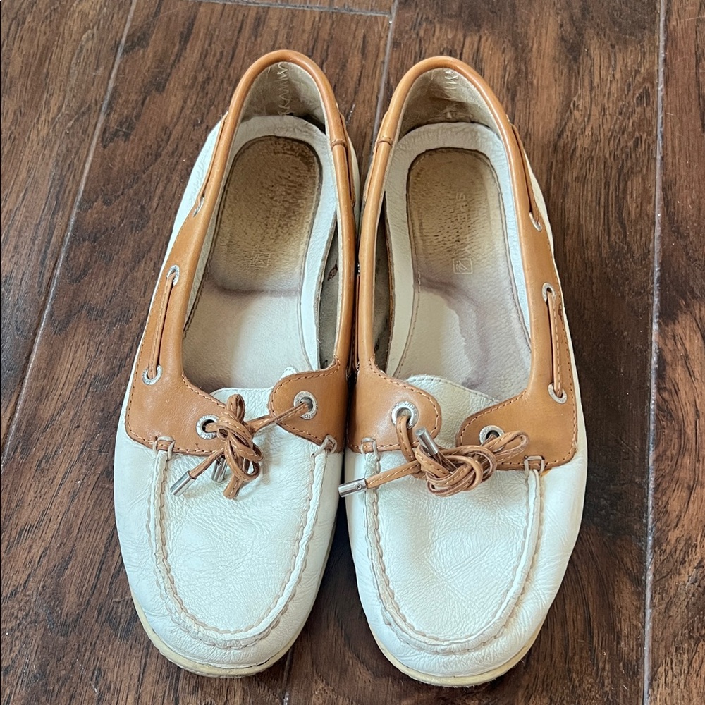 Sperry Women's Leather Tan and White Moccasins